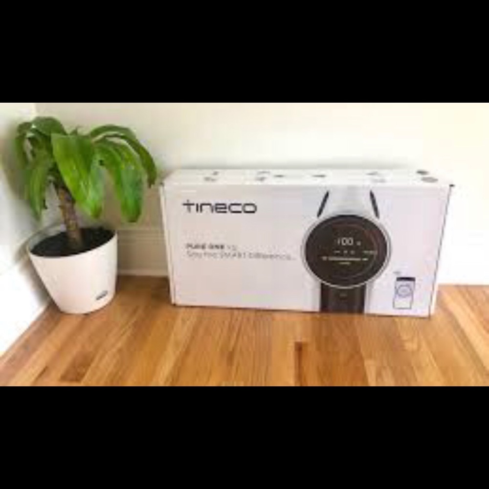 1 Tineco Pure One S12 and 2 Tineco Pure One Forces